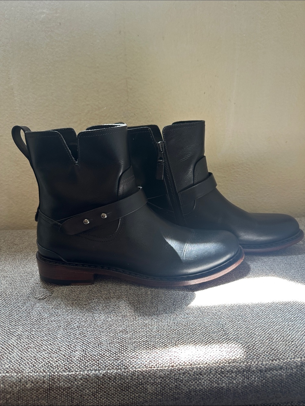 rag & bone Black Leather Ankle Booties with Strap women’s size 9.5 Europe 40